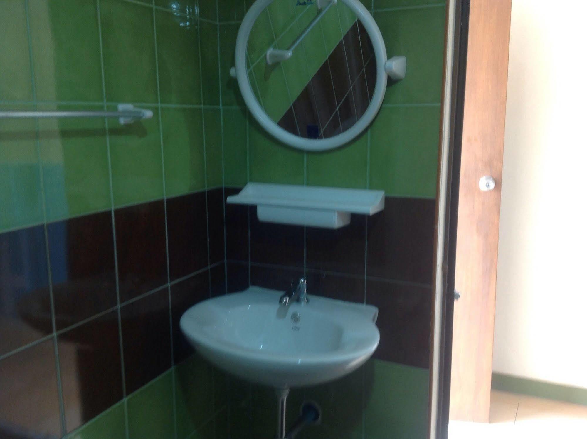 Kantana Apartment Hat Yai Buitenkant foto