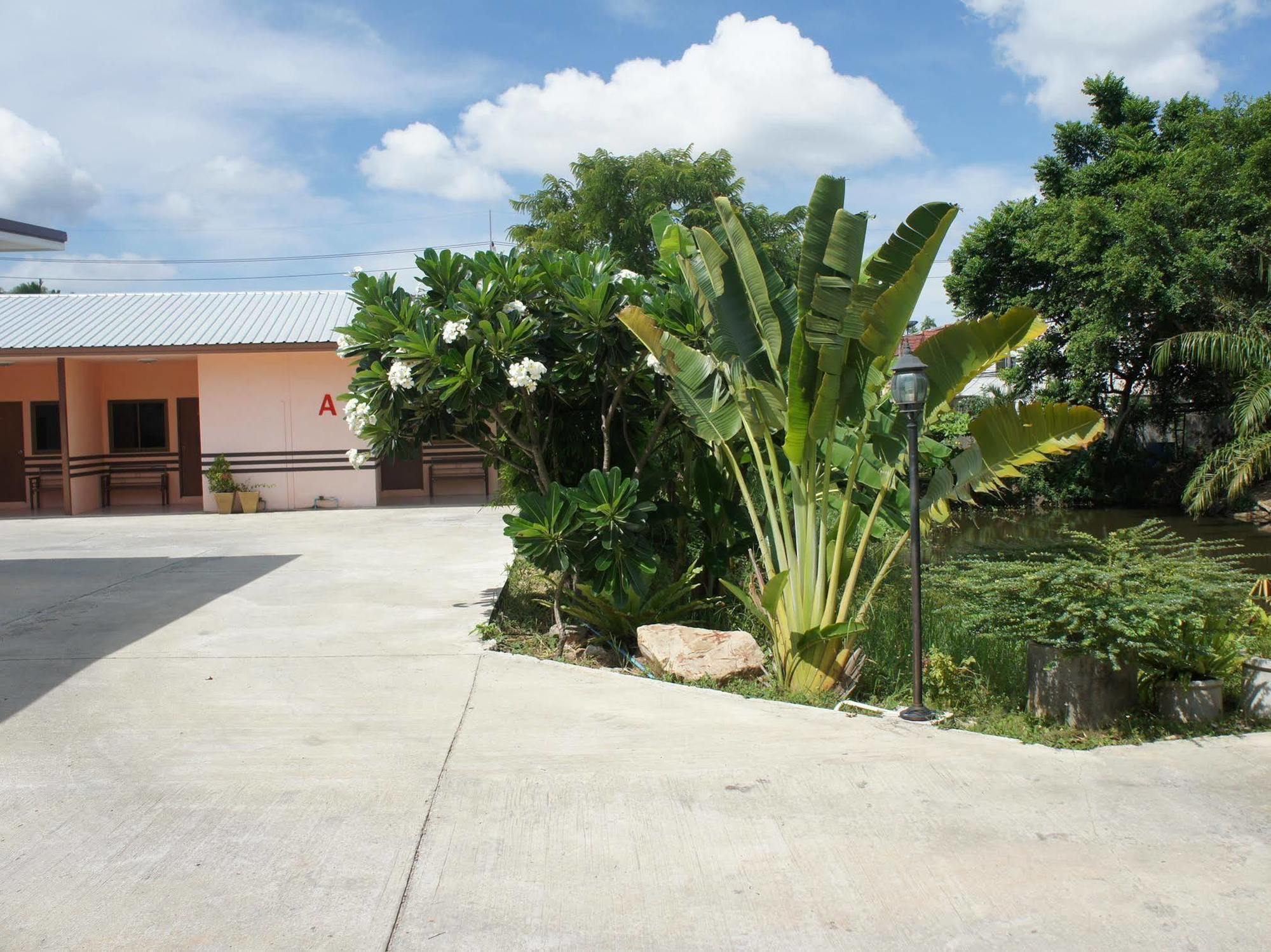 Kantana Apartment Hat Yai Buitenkant foto