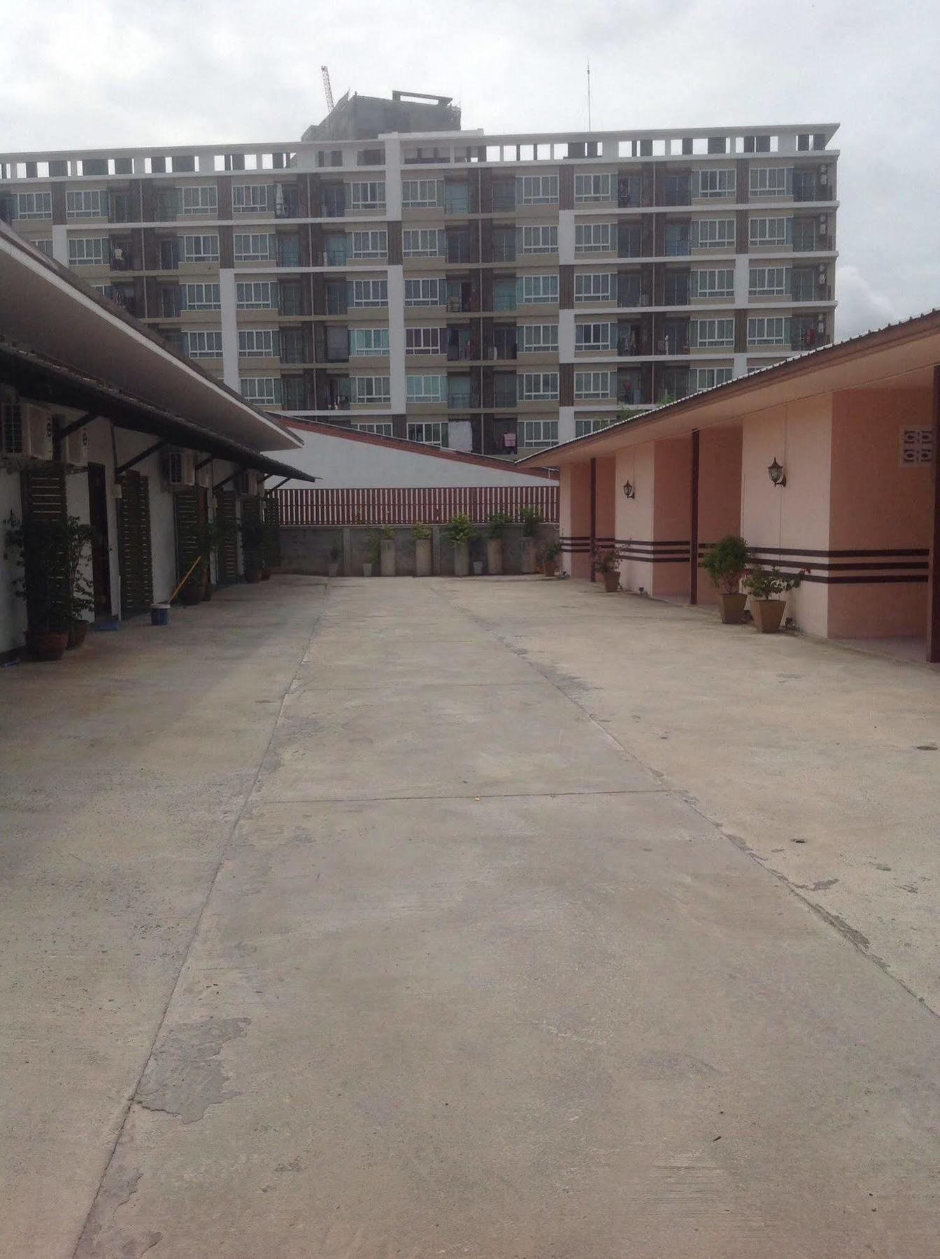 Kantana Apartment Hat Yai Buitenkant foto